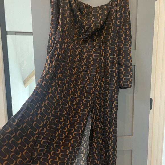 BRAN NEW SOLD OUT Sigmund Dress - Reformation - Picture 3 of 6